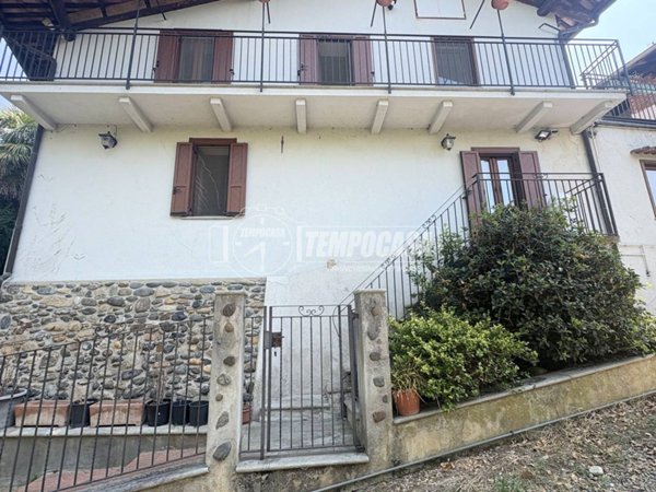 casa indipendente in vendita a Cossato in zona Cerro