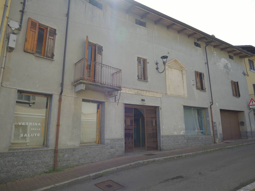 casa indipendente in vendita a Cossato in zona Monteferrario