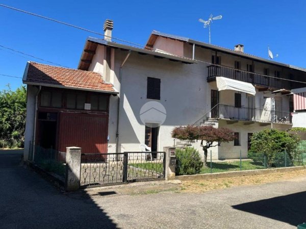 casa indipendente in vendita a Cossato in zona Monteferrario