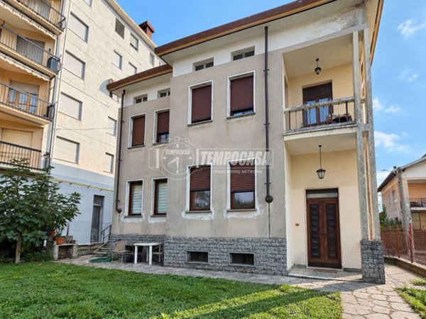 appartamento in vendita a Cossato in zona Monteferrario