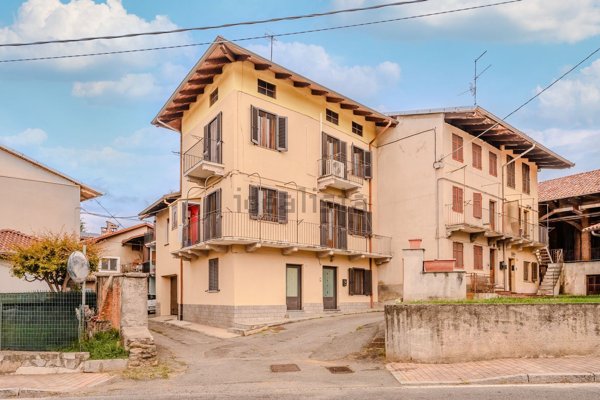 casa indipendente in vendita a Cossato in zona Cerro