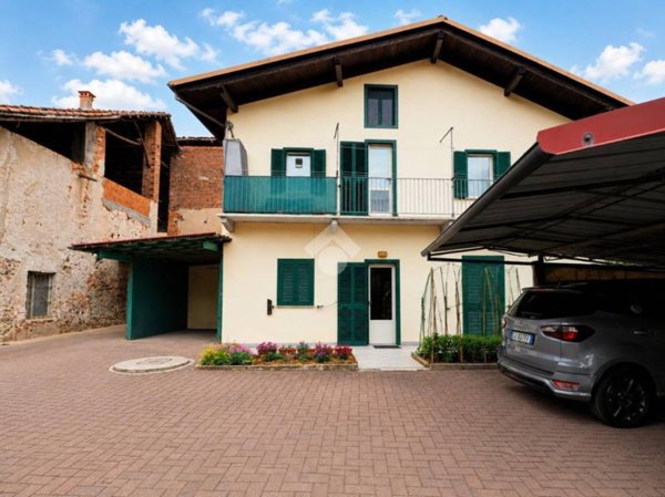 casa indipendente in vendita a Cossato in zona Cerro