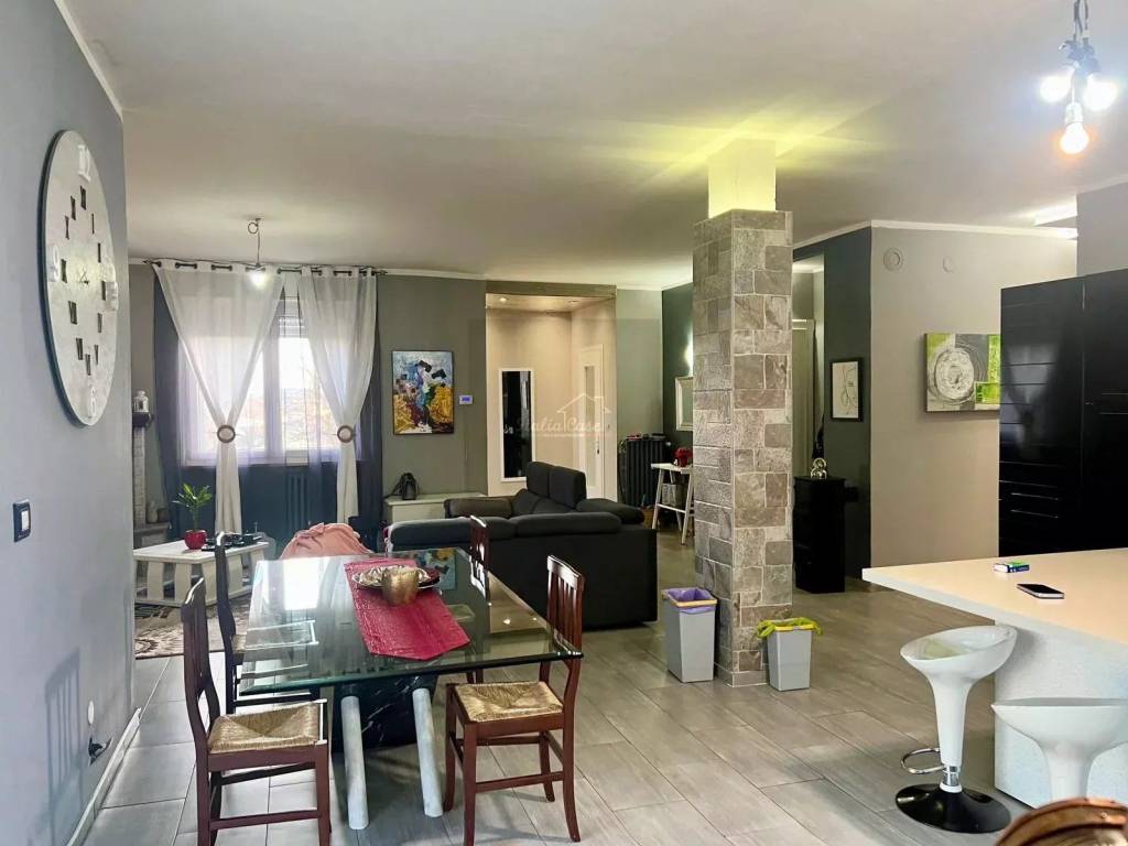 casa indipendente in vendita a Cossato in zona Spolina