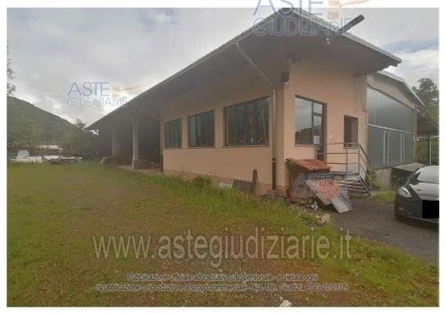 locale commerciale in vendita a Crevacuore in zona Azoglio
