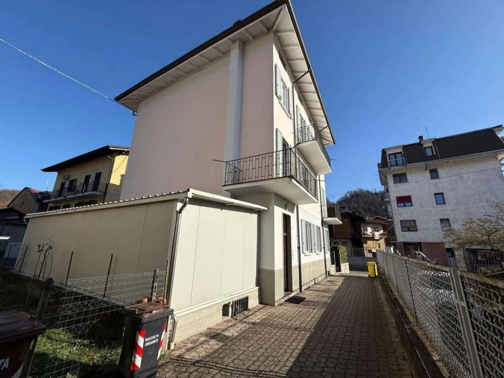 casa indipendente in vendita a Crevacuore