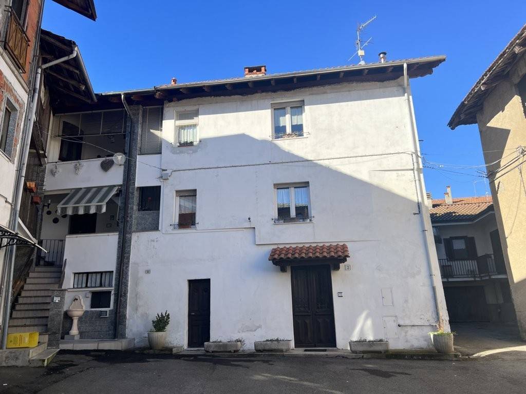 casa indipendente in vendita a Crevacuore