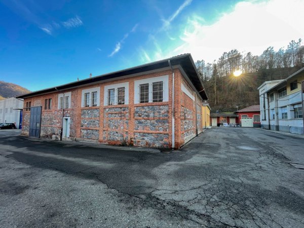 capannone in vendita a Crevacuore