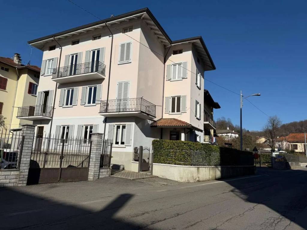 casa indipendente in vendita a Crevacuore