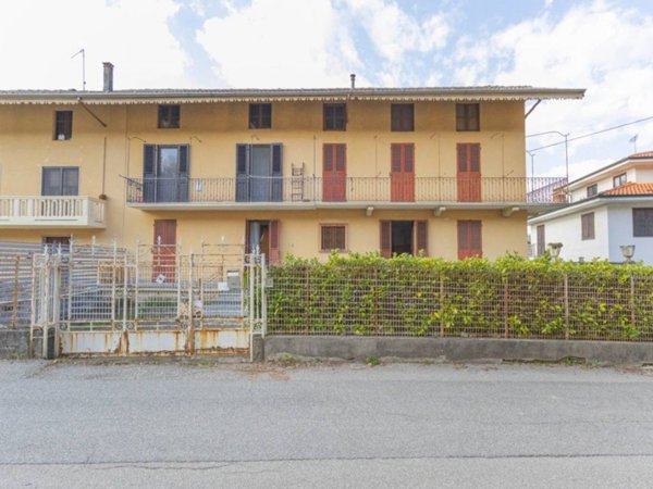 casa indipendente in vendita a Crevacuore in zona Azoglio