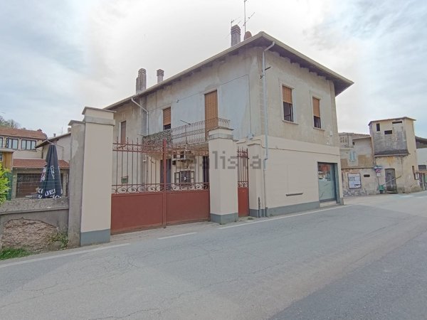 pentavano in vendita a Crevacuore in zona Azoglio