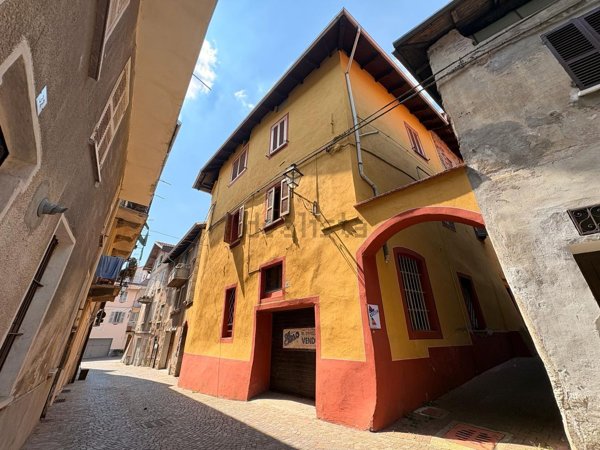 casa indipendente in vendita a Crevacuore in zona Azoglio