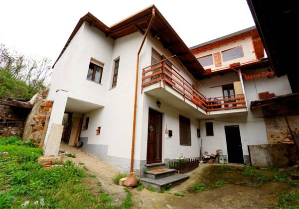 casa indipendente in vendita a Curino