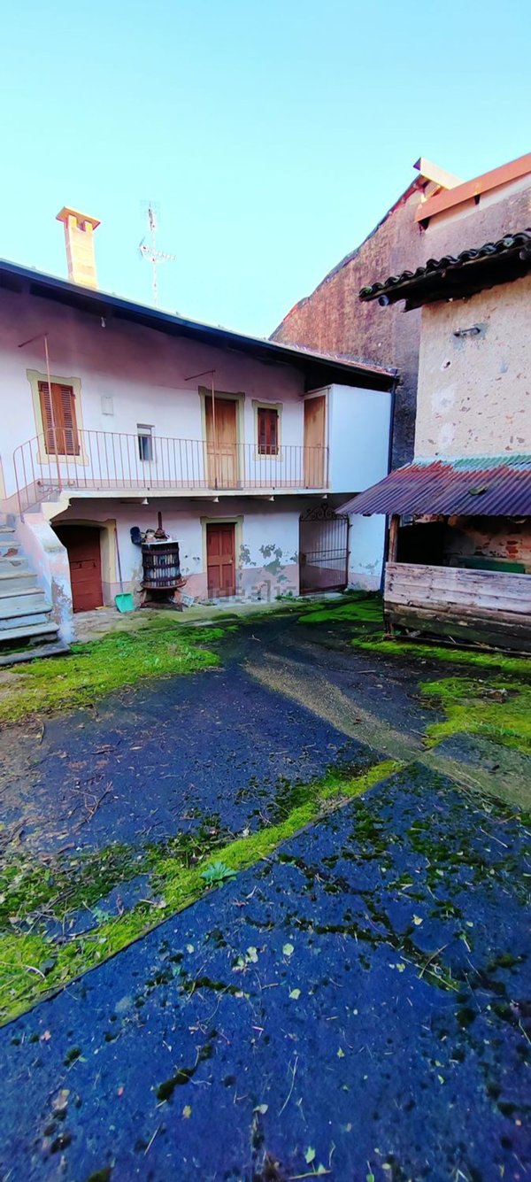 casa indipendente in vendita a Curino