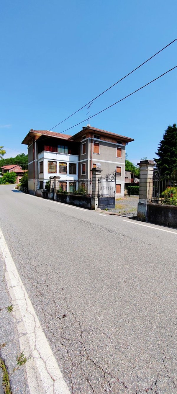 casa indipendente in vendita a Curino