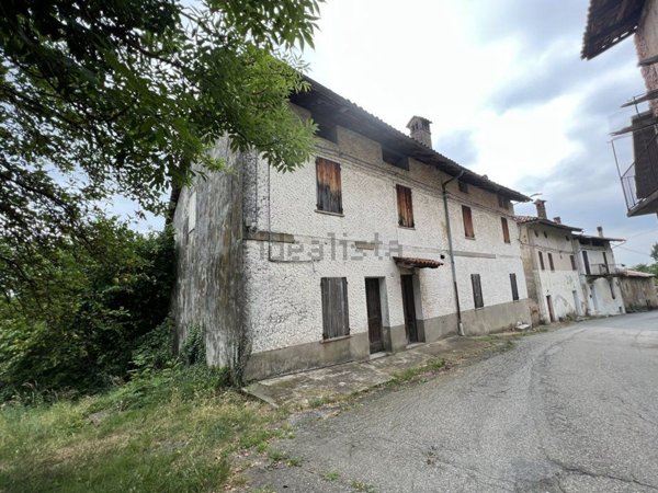 casa indipendente in vendita a Curino