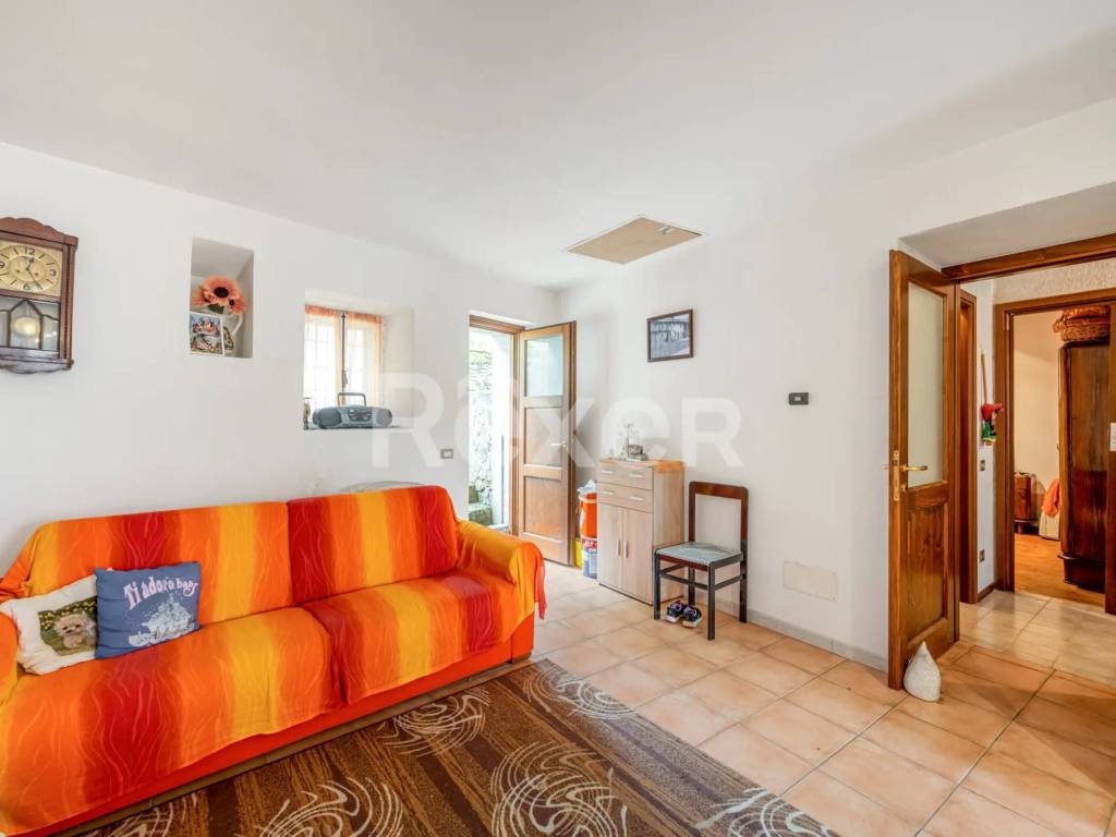 casa indipendente in vendita a Curino