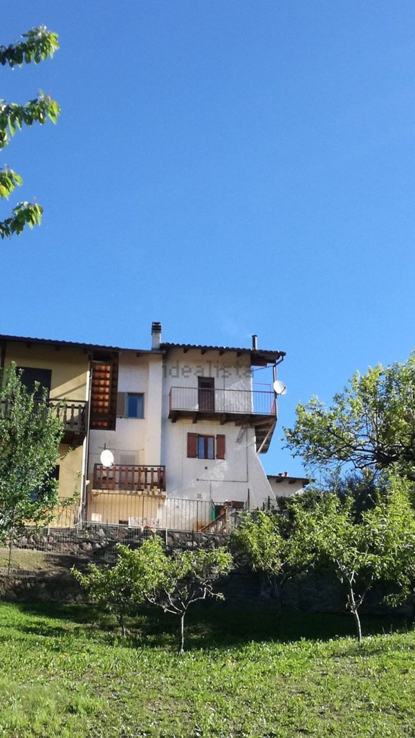casa indipendente in vendita a Curino