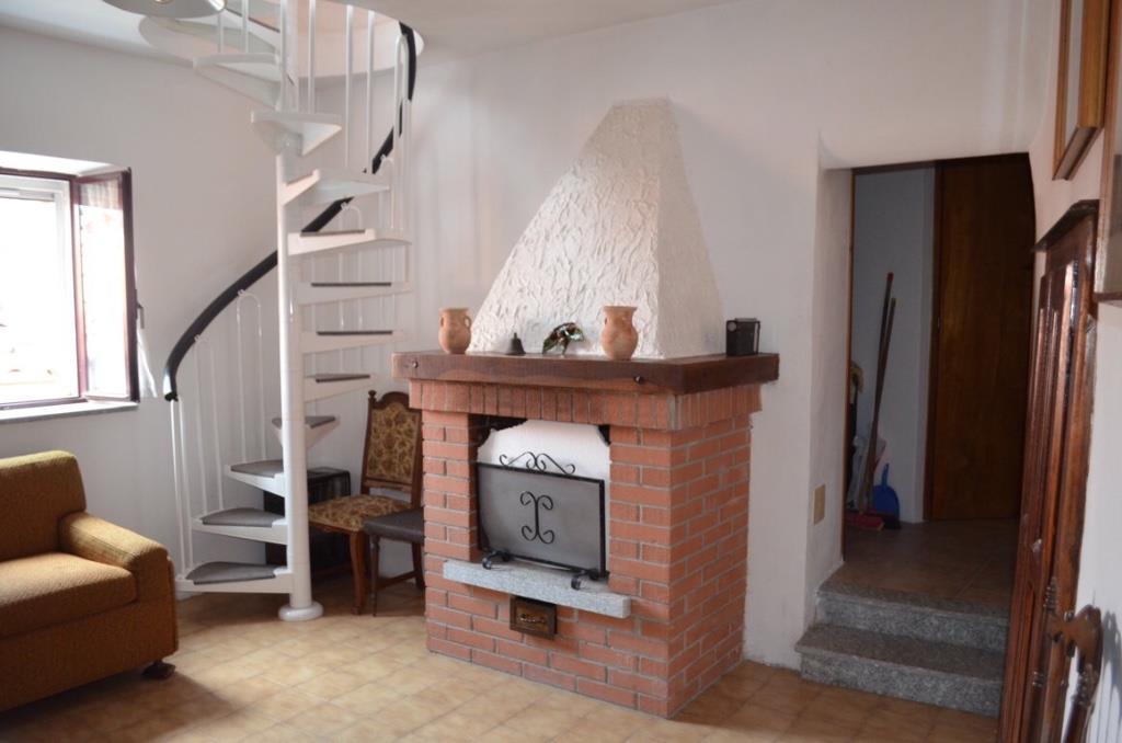 casa indipendente in vendita a Curino