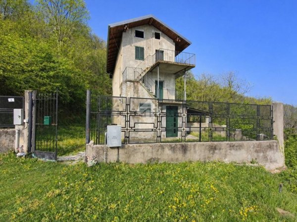 casa indipendente in vendita a Curino