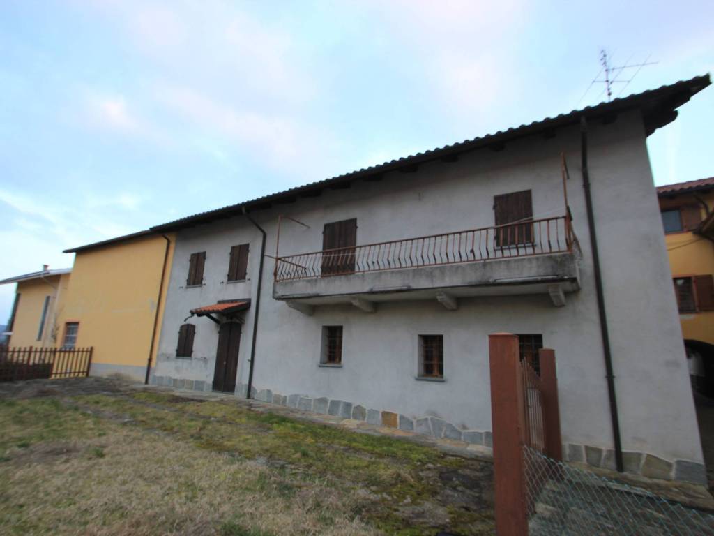 casa indipendente in vendita a Donato