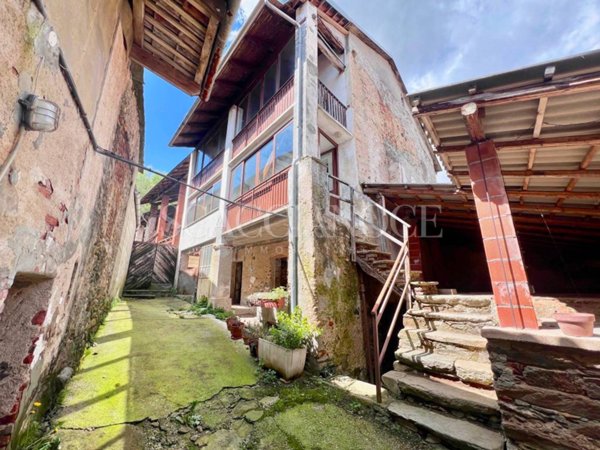 casa indipendente in vendita a Donato