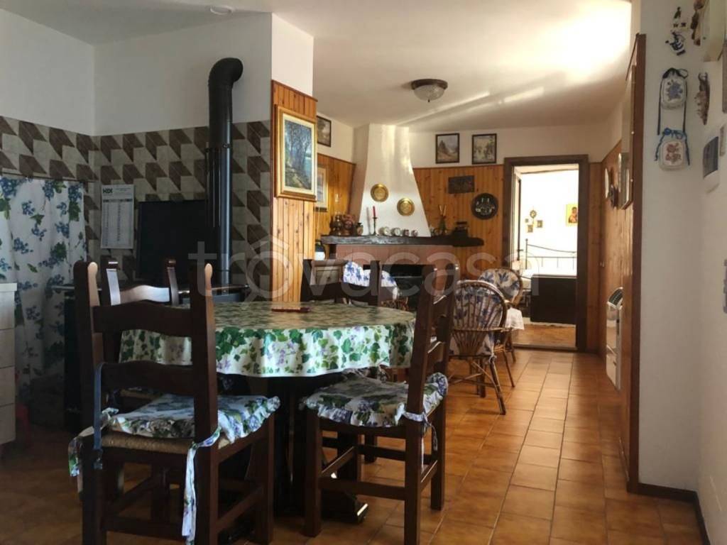 casa indipendente in vendita a Donato