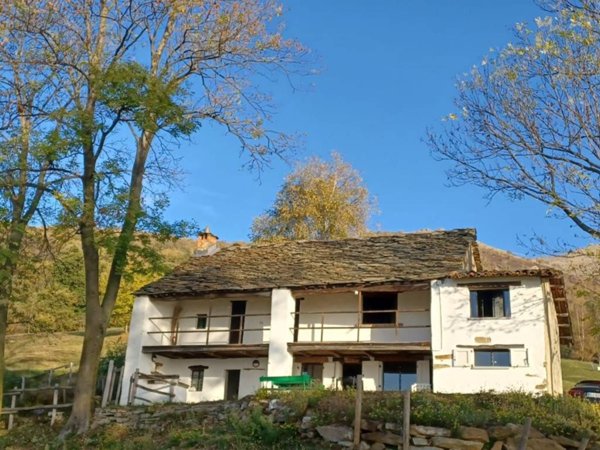 casa indipendente in vendita a Donato