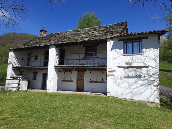 casale in vendita a Donato