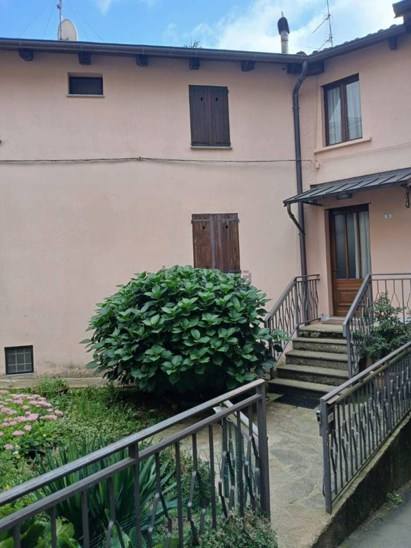 casa indipendente in vendita a Donato