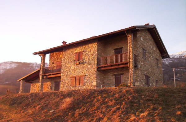 casa indipendente in vendita a Donato