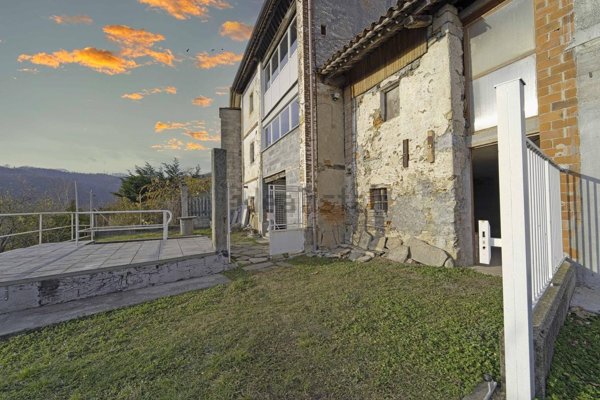 casa indipendente in vendita a Donato