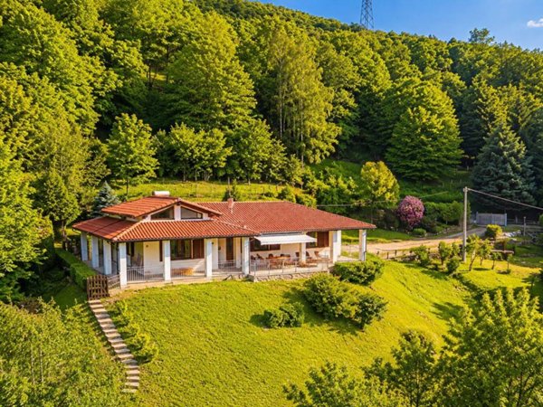 casa indipendente in vendita a Donato