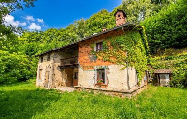 casa indipendente in vendita a Donato