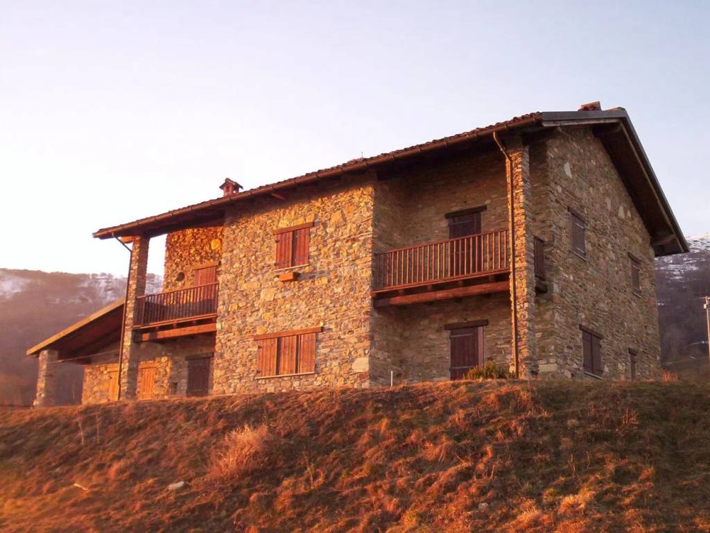 casa indipendente in vendita a Donato