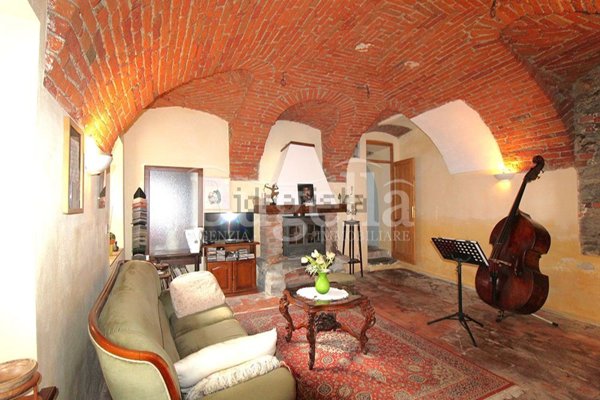 casa indipendente in vendita a Dorzano