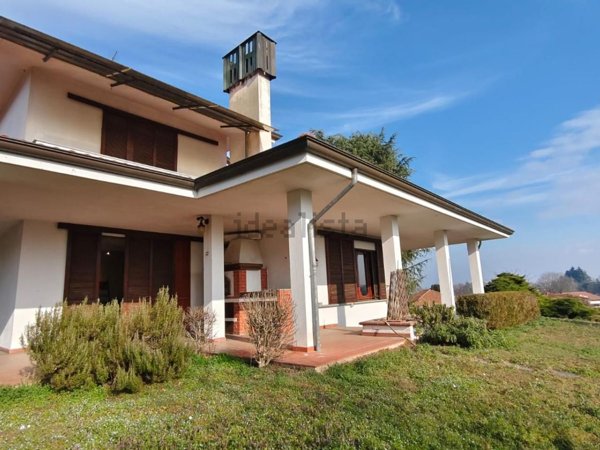 casa indipendente in vendita a Dorzano