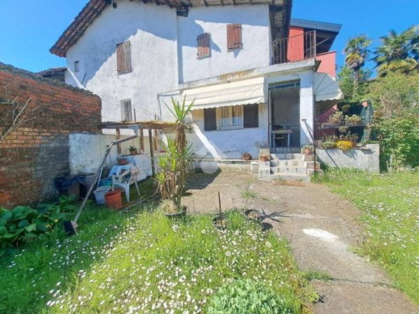 casa semindipendente in vendita a Dorzano