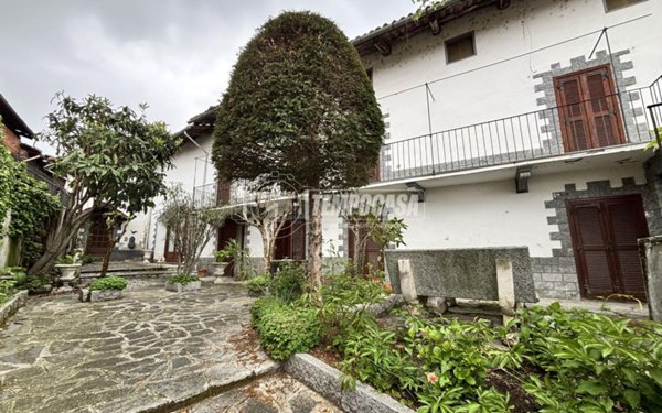 casa indipendente in vendita a Dorzano