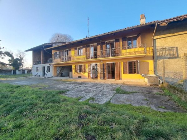 casa indipendente in vendita a Dorzano