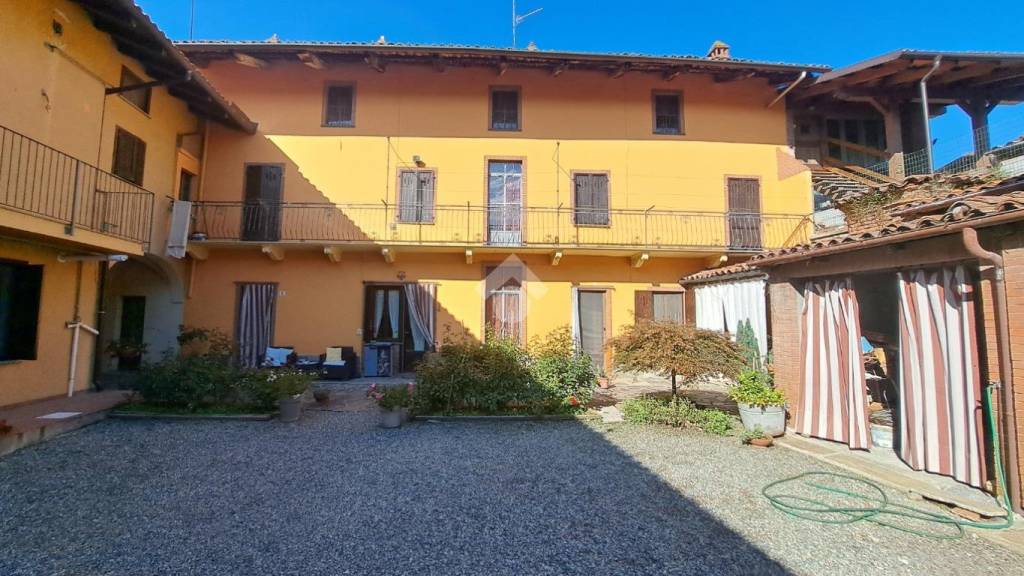 casa indipendente in vendita a Dorzano