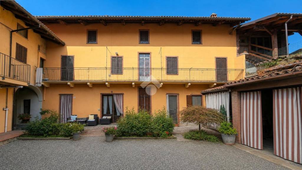 casa indipendente in vendita a Dorzano