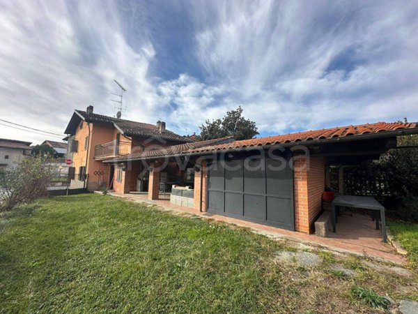 casa indipendente in vendita a Dorzano