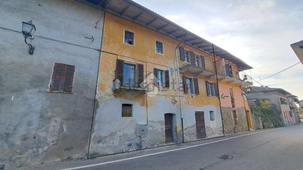casa semindipendente in vendita a Dorzano