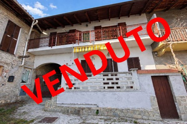 casa indipendente in vendita a Dorzano