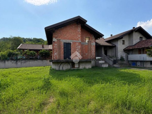 casa indipendente in vendita a Dorzano