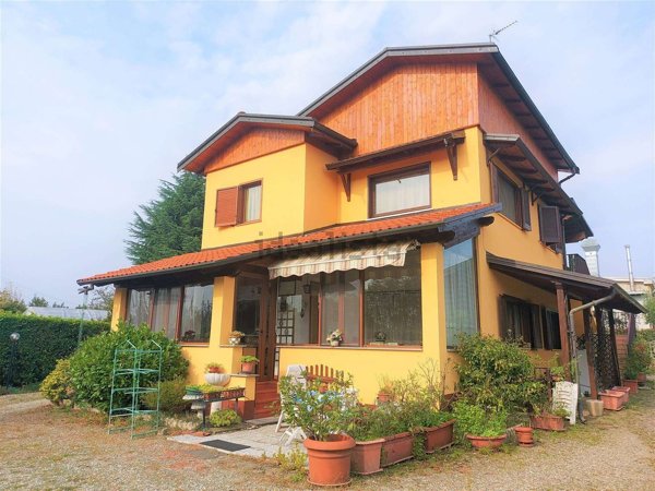 casa indipendente in vendita a Gaglianico