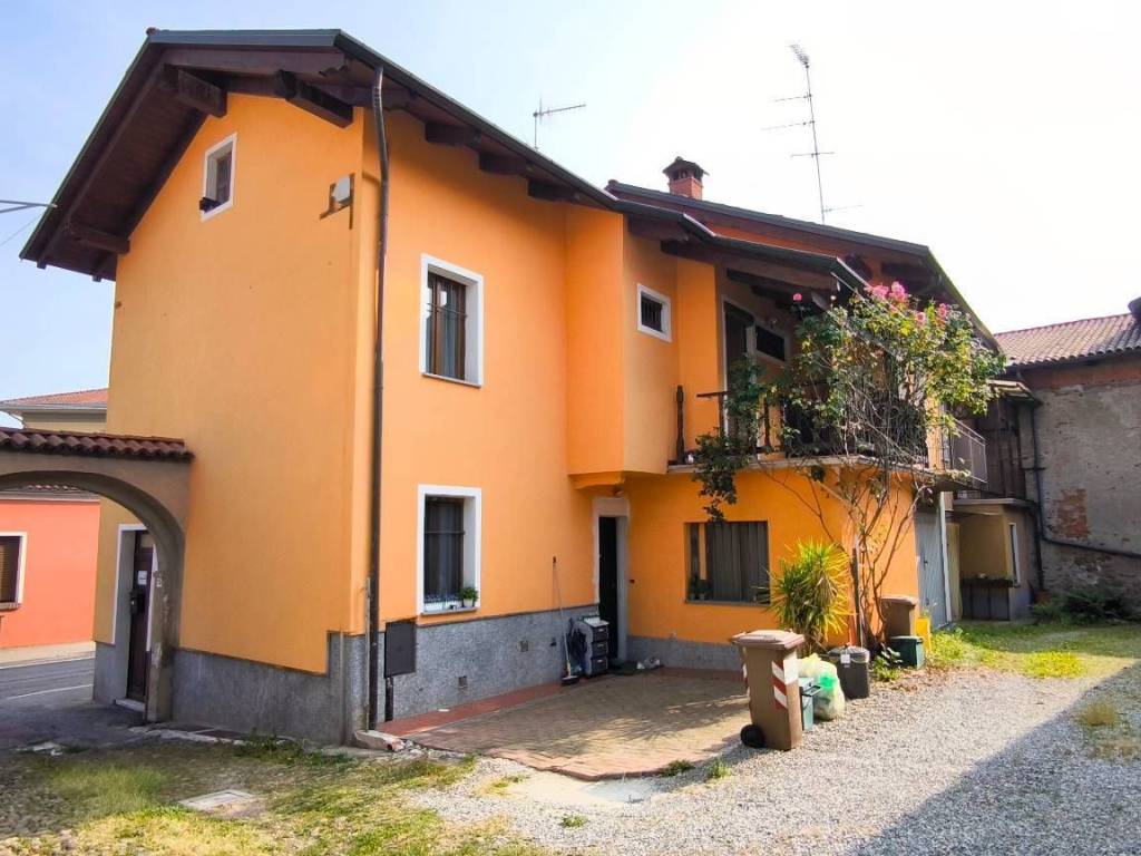 casa semindipendente in vendita a Gaglianico