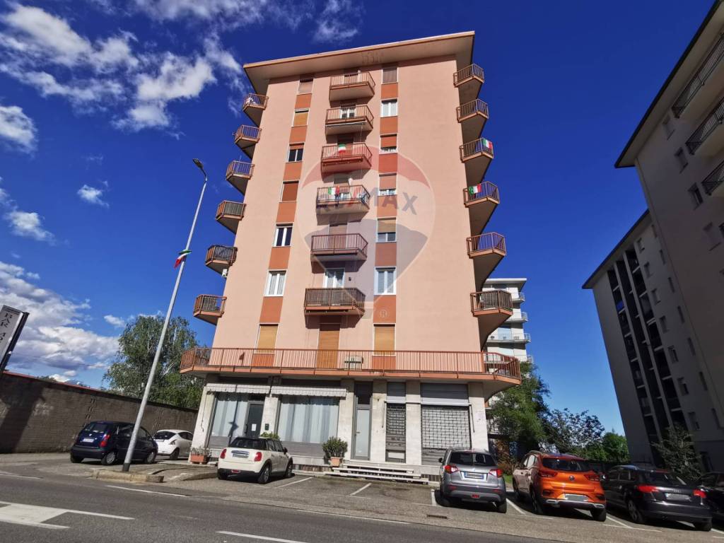 negozio in vendita a Gaglianico