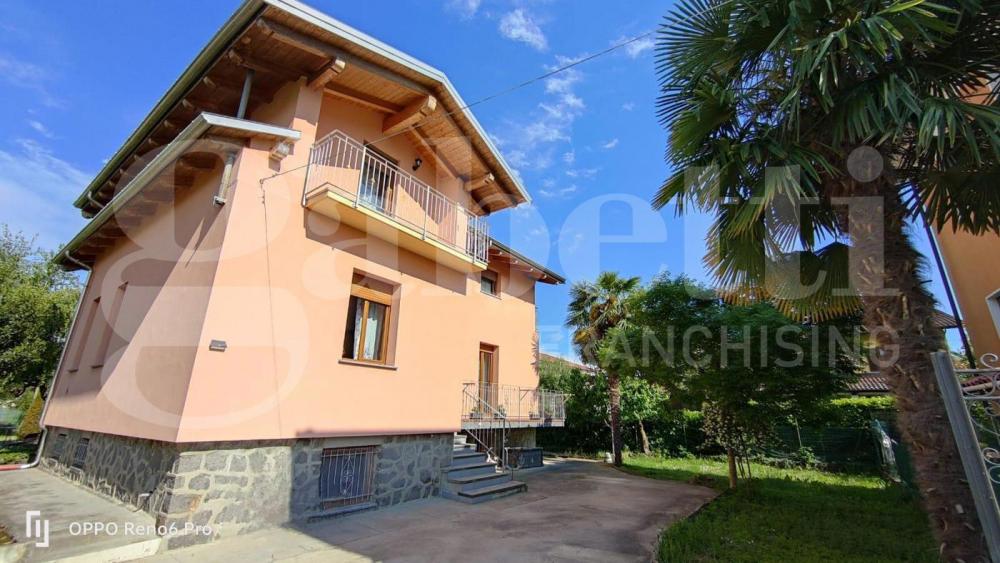 casa indipendente in vendita a Gaglianico