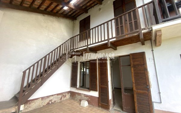 casa indipendente in vendita a Gaglianico